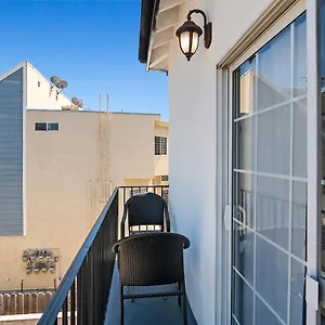 https://spacious-private-gated-modern-loft-close-to-universal.topanaheimhotels.com